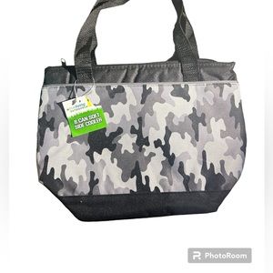 NWT TrueLiving Outdoors 8 Can Soft Side Cooler Bag Lunch Black Gray Camo